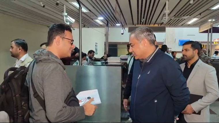وفاقی وزیر داخلہ محسن نقوی کا لاہور ایئرپورٹ کا دورہ، مسافروں کی امیگریشن پراسیس کا جائزہ