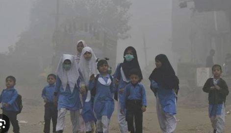 خیبر پختونخوا میں سرکاری سکولوں سے ٹیوشن اور فیسیں ختم کرنے کا فیصلہ