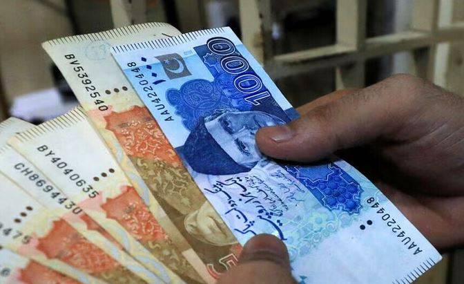 وفاقی حکومت کا ملازمین کے لیے بڑا ریلیف، تنخواہ اور پنشن ایڈوانس میں دینے کا اعلان