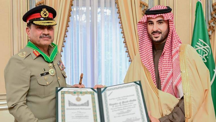 چیف آف ڈیفنس فورسز فیلڈ مارشل سید عاصم منیر کا دورہ سعودی عرب ،سعودی وزیردفاع شہزادہ خالد بن سلمان کی ملاقات 