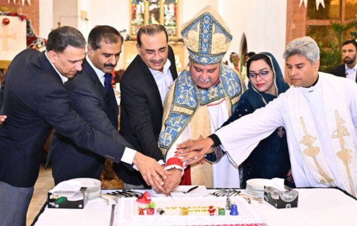 فیلڈ مارشل عاصم منیر کا کرائسٹ چرچ راولپنڈی کا دورہ، کرسمس کی مبارکباد، بین المذاہب ہم آہنگی کی اہمیت پر زور