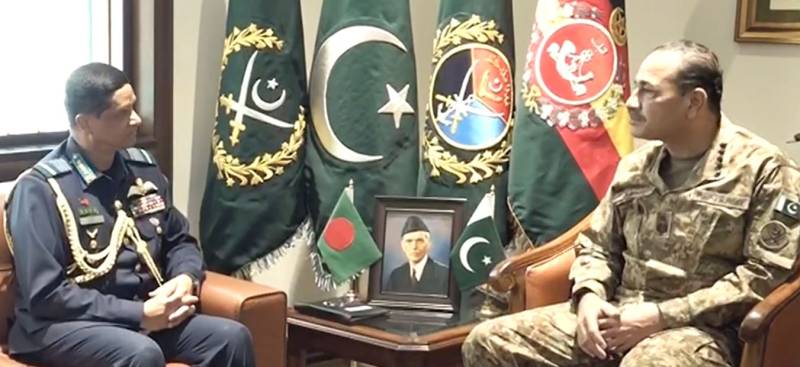 بنگلہ دیش ایئر چیف  کی جی ایچ کیو آمد، فیلڈ مارشل عاصم منیر سے ملاقات،دفاعی تعاون کو مزید مضبوط بنانے پر اتفاق