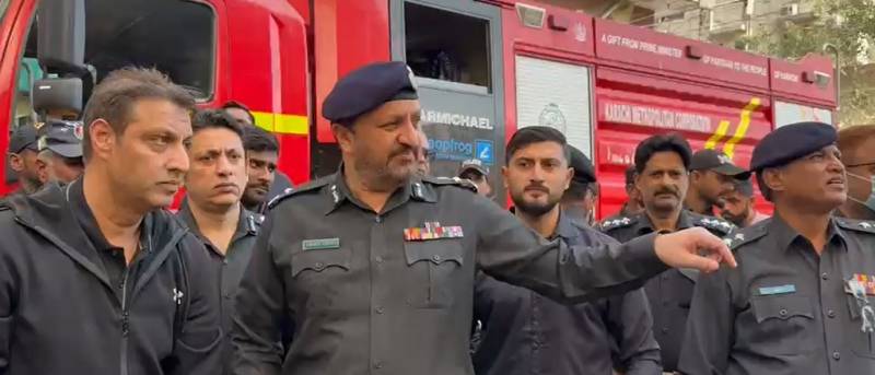  صورتحال انتہائی خطرناک , گل پلازہ میں کسی کو بھی داخلے کی اجازت نہیں:آئی جی سندھ کا اعلان