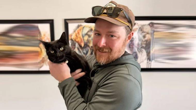  مائیکرو چِپ کی مدد سے لاپتہ بلی اپنے مالک سے دوبارہ مل گئی