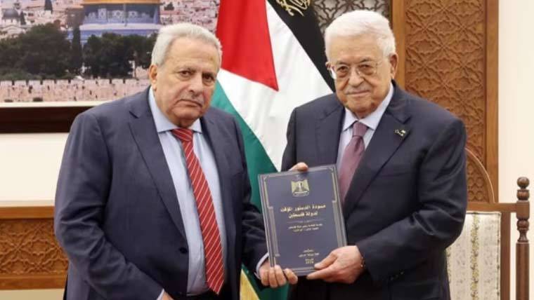 فلسطین کے صدر محمود عباس کا عبوری آئین کا مسودہ شائع کرنے کا فیصلہ
