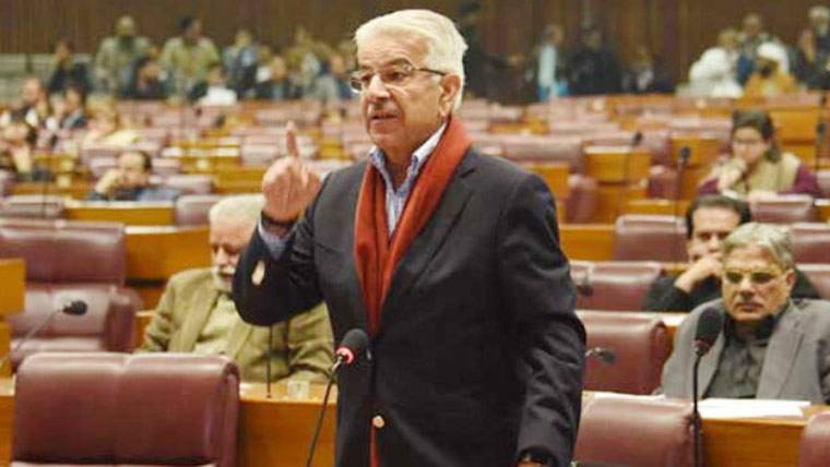 خواجہ آصف نے پاک فوج کے بارے میں محمود خان اچکزئی کا بیان غیر ذمہ دارانہ قرار دیدیا