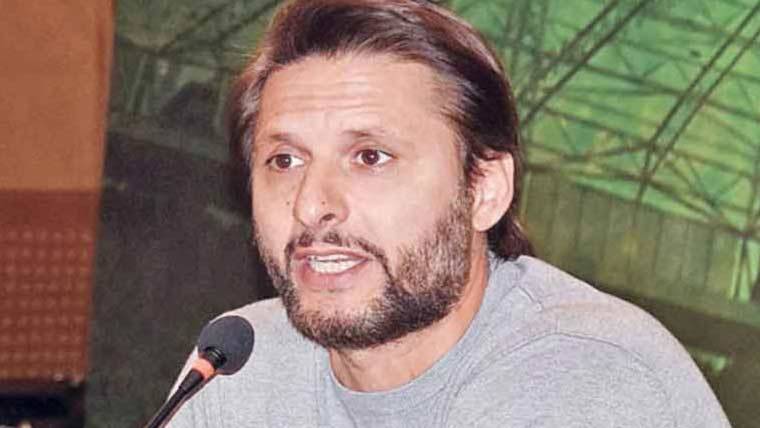 شاہد آفریدی کا بابر، شاہین اور شاداب کو ٹیم سے باہر بٹھانے کا مطالبہ