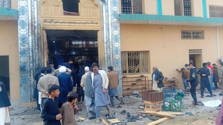 اسلام آباد: امام بارگاہ پر حملے میں جاں بحق افراد کے اہل خانہ کو امدادی رقوم کے چیک پیش