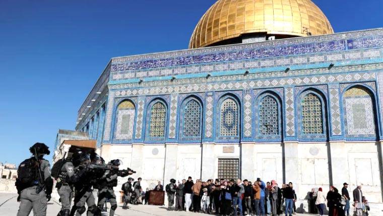 اسرائیلی حکام نے مسجد اقصیٰ کے امام کو ایک ہفتے کے لیے بے دخل کردیا