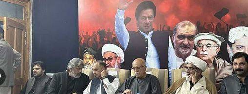 سیاسی ڈیڈ لاک کے خاتمے کی امید: تحریک تحفظِ آئین کا حکومت سے مذاکرات پر 'گرین سگنل'