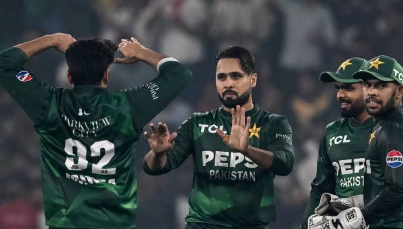 ٹی 20 ورلڈ کپ: شاہینوں کے لیے 'آر یا پار' کا معرکہ، سیمی فائنل کی راہ میں سری لنکن سورما حائل