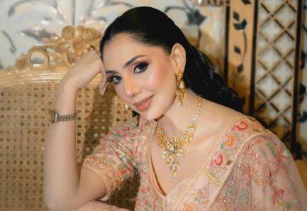 کنول فاروق نے شاپنگ اور نکاح کی تفصیلات بھی بتا دیں