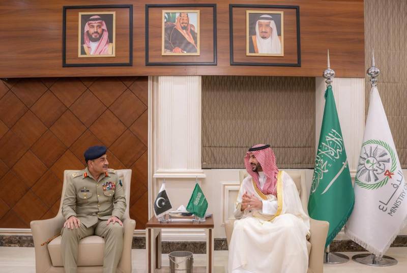 فیلڈ مارشل سید عاصم منیر کا دورہ سعودی عرب: علاقائی سکیورٹی اور پاک،سعودی دفاعی تعاون پر اہم مشاورت