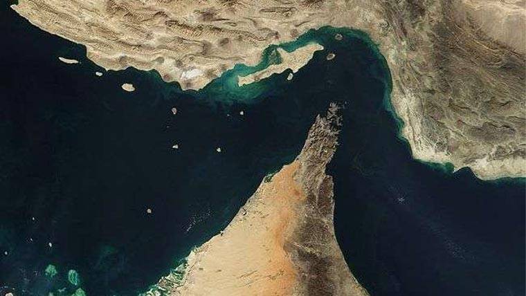 امریکہ کا ایران پر آبنائے ہرمز میں بارودی سرنگیں بچھانے کا الزام