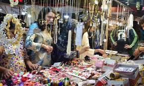 چھوٹی عید کی خریداریوں کا جوش عروج پر ، بازاروں اور مارکیٹوں کی رونقیں دوبالا 
