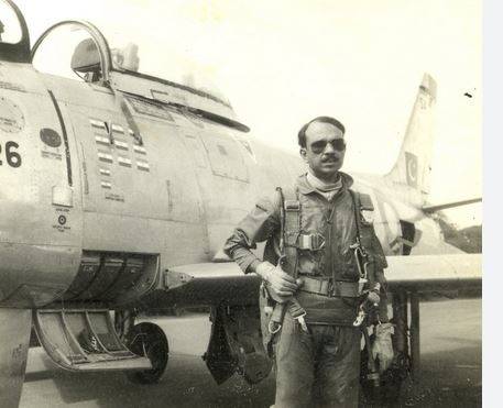 صرف ایک منٹ میں دشمن کے 5 طیارے تباہ: فضائی معرکے کے عالمی ہیرو ایم ایم عالم کی 13ویں برسی، قوم کا سلام