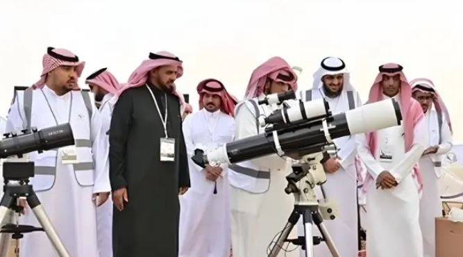 سعودی عرب اور متحدہ عرب امارات میں شوال کا چاند نظر نہیں آیا، عید الفطر جمعہ 20 مارچ کو ہوگی