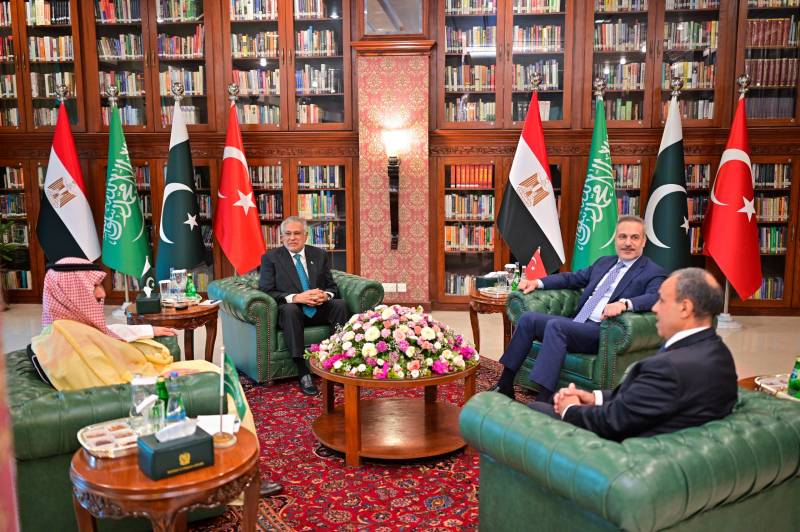 اسلام آباد میں مشرقِ وسطیٰ کے بحران پر چار ملکی وزرائے خارجہ اجلاس: غزہ میں اسرائیلی جارحیت روکنے اور علاقائی کشیدگی کے خاتمے پر غور
