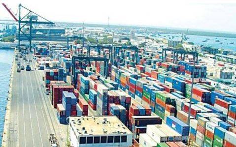 کراچی بندرگاہ پر 'کلین اپ آپریشن': پرانے کنٹینرز ہٹانے کے لیے 30 دن کی مہلت، ٹرانس شپمنٹ کارگو میں اضافہ