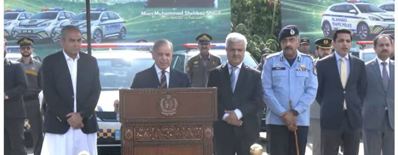 تیل کی بڑھتی قیمتوں کا توڑ: اسلام آباد ٹریفک پولیس اب الیکٹرک گاڑیوں پر منتقل: وزیراعظم کا اہم خطاب
