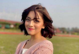 علیزے شاہ ایک بار پھر تنقید کی زد میں