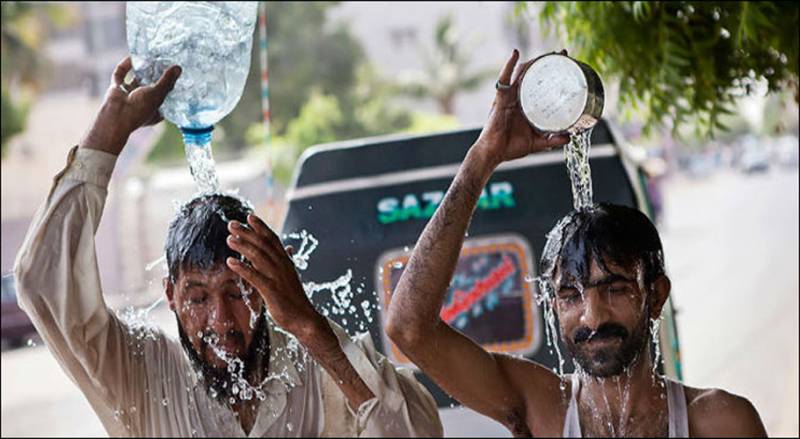  سندھ شدید ہیٹ ویو کی لپیٹ میں؛ کراچی کے لیے الرٹ جاری، پارہ 49 ڈگری تک جانے کی پیشگوئی