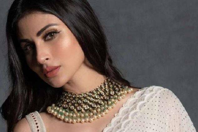 مونی رائے اور سوراج نمبیار کی چار سال بعد باہمی رضامندی سے علیحدگی