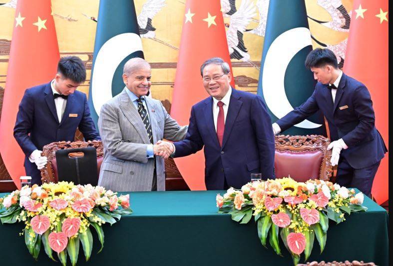 وزیرِ اعظم شہباز شریف کا دورہِ چین مکمل، پاک چین مشترکہ اعلامیہ جاری، سدا بہار دوستی کو مزید مضبوط بنانے کا عزم