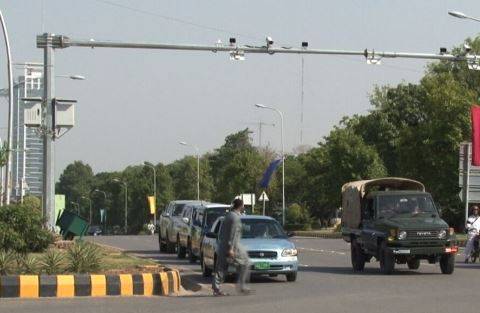 کراچی: سیف سٹی منصوبے کے تحت 40 ہزار گاڑیاں بلیک لسٹ، یکم جولائی سے بڑی کارروائی کا فیصلہ