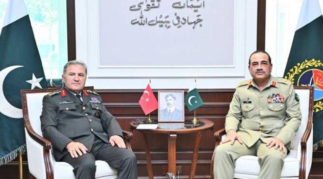 فیلڈ مارشل سے ترک آرمی چیف کی ملاقات، علاقائی سیکیورٹی پر گفتگو