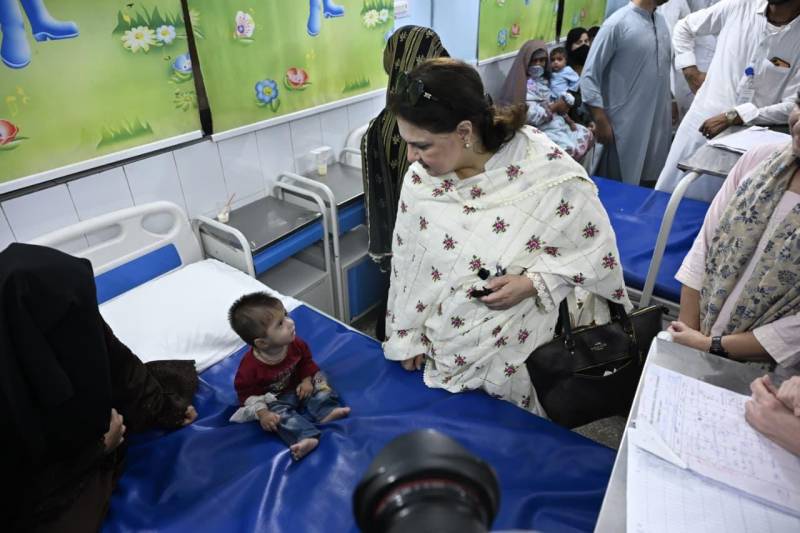 بینظیر انکم سپورٹ پروگرام ڈیجیٹل ادائیگیوں کی جانب گامزن، مستحق خواتین کو مزید سہولت ملے گی: روبینہ خالد