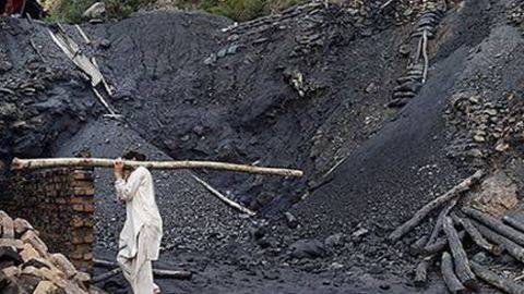 سورینج کوئلہ کان حادثہ، جاں بحق کان کنوں کے ورثا کو 5 لاکھ، زخمیوں کو 3 لاکھ روپے امداد کا اعلان