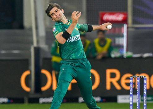 ایل پی ایل پلے آف سے قبل شاہین آفریدی دوبارہ کینڈی رائلز کا حصہ بن گئے