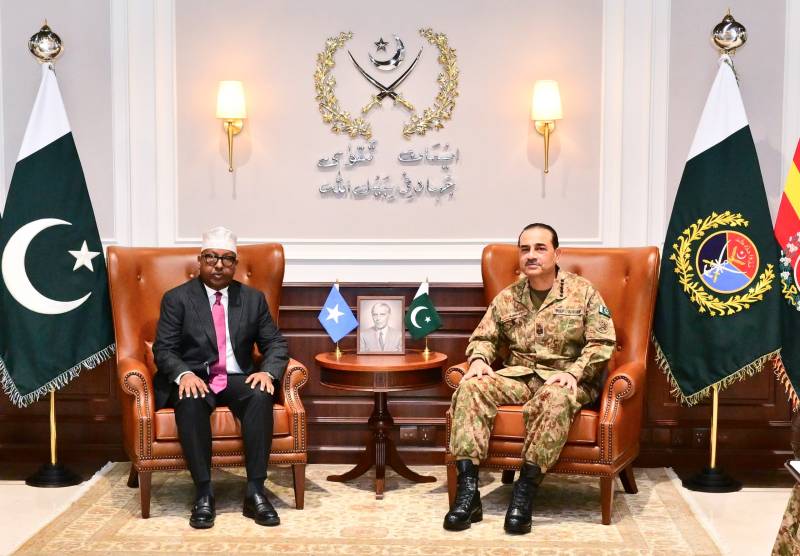  صومالی وزیرِ دفاع کی فیلڈ مارشل عاصم منیر سے ملاقات،پاکستان اور صومالیہ کا دفاعی تعاون مزید بڑھانے پر اتفاق
