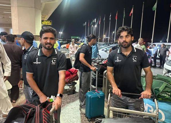 قومی ہاکی ٹیم ورلڈ کپ کے لیے نیدرلینڈز روانہ، کھلاڑیوں کو 2 کروڑ روپے الاؤنس جاری