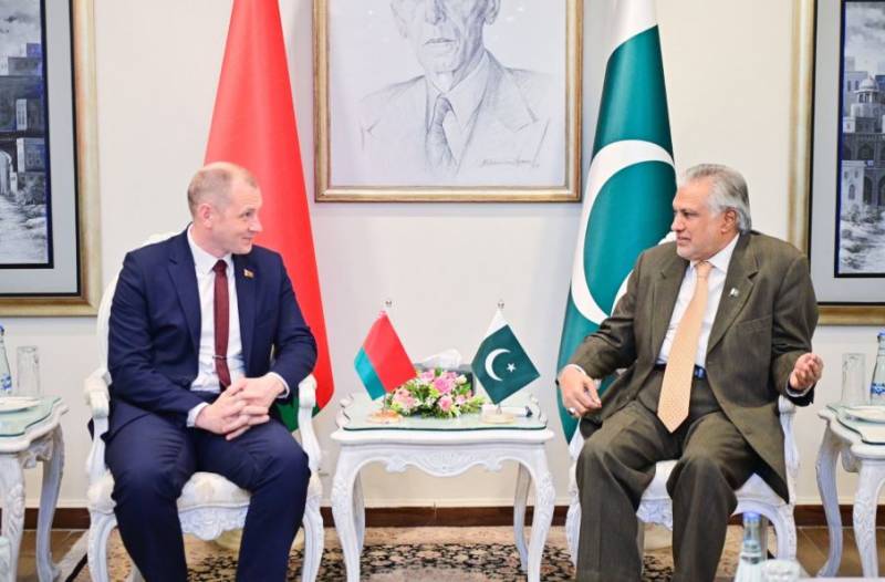 اسحاق ڈار سے بیلاروس کے وزیر توانائی کی ملاقات، دوطرفہ تعاون بڑھانے پر تبادلہ خیال