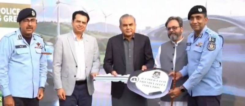 اسلام آباد پولیس کے 27 تھانوں کو 30 نئی گاڑیاں مل گئیں
