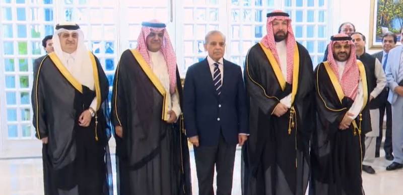 سعودی کاروباری وفد کی وزیراعظم شہباز شریف سے ملاقات، مختلف شعبوں میں سرمایہ کاری میں دلچسپی