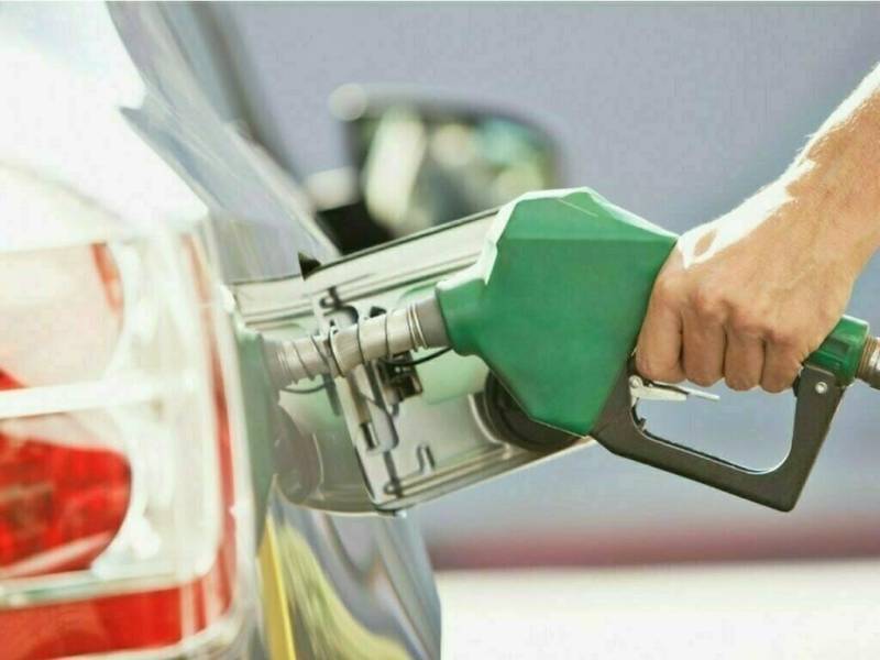 پٹرولیم مصنوعات پھر مہنگی، پٹرول کی قیمت میں 1.12 روپے فی لٹر اضافہ