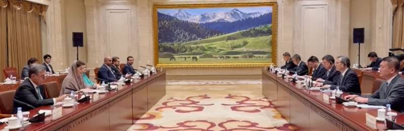 دورہ چین: مریم نواز کی شن جیانگ کے پارٹی سیکرٹری سے ملاقات، مختلف شعبوں میں تعاون بڑھانے پر گفتگو