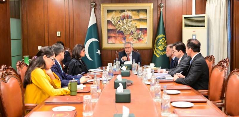 اسحاق ڈار کی زیرِ صدارت اجلاس، برطانیہ، ترکیہ اور کرغزستان کے دوروں کے فالو اپ کا جائزہ