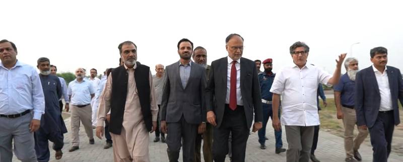 جامعات کو قومی ترقی کا محور بنانا ہوگا، احسن اقبال