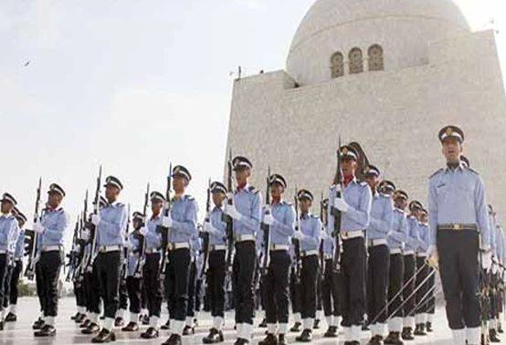 یومِ دفاع: مزارِ قائد پر پاک فضائیہ کے کیڈٹس کی شاندار پریڈ، گارڈز کے فرائض سنبھال لیے
