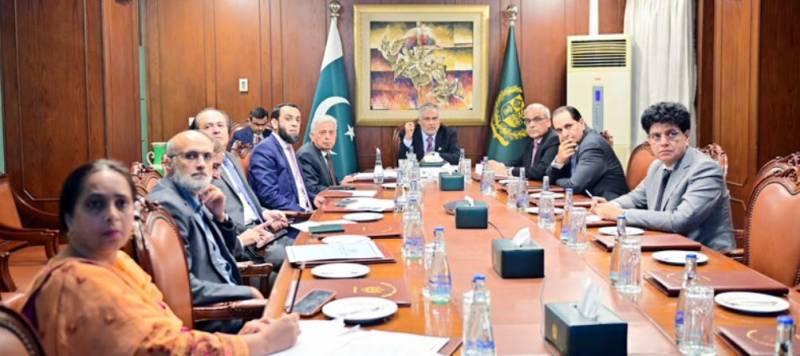 چینی کے وافر ذخائر موجود، آئندہ کرشنگ سیزن تک طلب پوری ہوگی، اسحاق ڈار