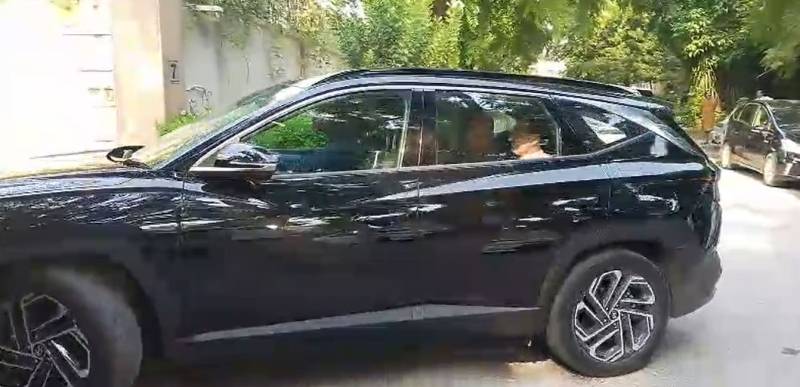 پی ٹی آئی کا وفد مولانا فضل الرحمان کی رہائش گاہ پہنچ گیا