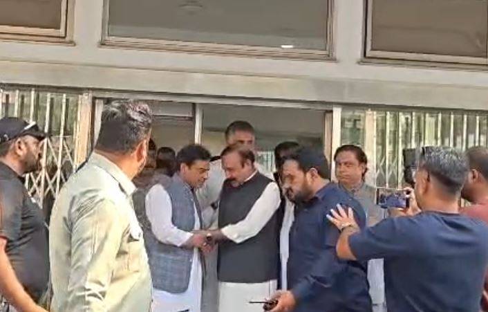  حمزہ شہباز کا پمز ہسپتال کا دورہ، طبی سہولیات اور انتظامی امور کا جائزہ
