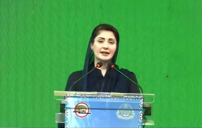   ملتان میں 60 گرین الیکٹرو بسوں کا آغاز، طلبہ کیلئے ایک لاکھ الیکٹرک بائیکس کا اعلان