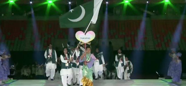 ایشین گیمز 2026 کی رنگا رنگ افتتاحی تقریب، فاطمہ ثنا کی قیادت میں پاکستانی دستے کی شرکت