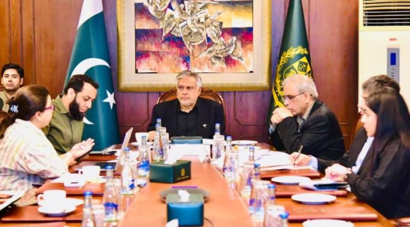 اسحاق ڈار کی زیرصدارت اجلاس، انٹرنیٹ سے محروم پمپس پر ایس ایم ایس ٹوکن کی منظوری