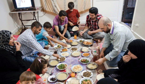 طبی ماہرین نے رمضان المبارک میں روزہ داروں کو سحر و افطار میں تلی ہوئی اشیاء سے پرہیز کی ہدایت کر دی